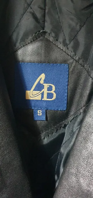 Chaqueta de traje gris y negra