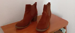 Botines ante marrón talla 40