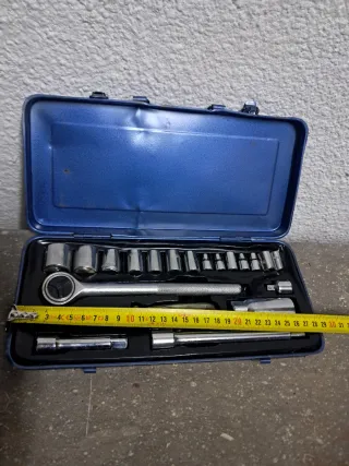 Juego de herramientas metálico azul