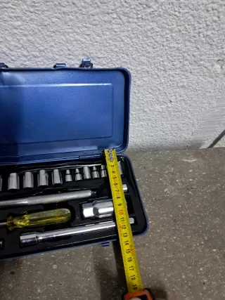 Juego de herramientas metálico azul