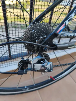 Bici carretera BH todo carbono  Talla-S/M 52