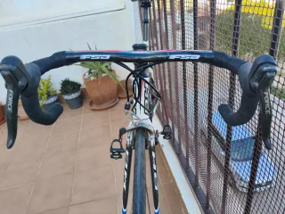 Bici carretera BH todo carbono  Talla-S/M 52