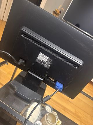 Monitor HP W2072a 20 con cables
