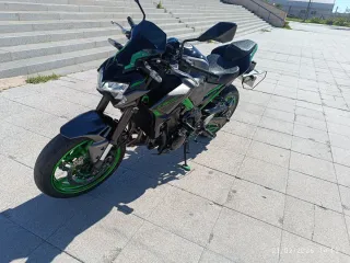 Kawasaki Z900 A2 2023 Negra/Verde