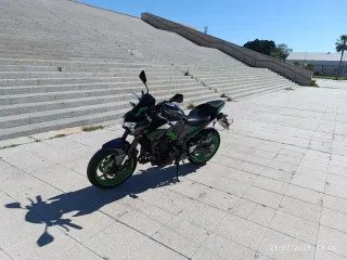 Kawasaki Z900 A2 2023 Negra/Verde