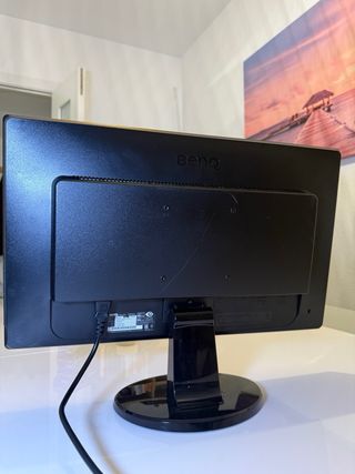 Monitor LED BenQ 2250 da 22 pollici con HDMI