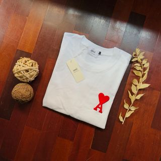 Camiseta Ami Paris Blanca Corazón Rojo – Talla S