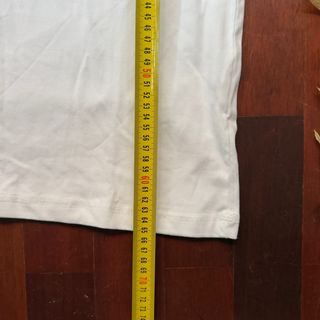 Camiseta Ami Paris Blanca Corazón Rojo – Talla S