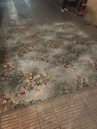 Alfombra lana floral verde y multicolor