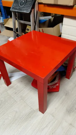 Mesa infantil roja