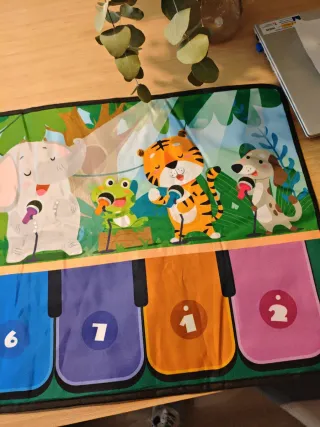 Piano para bebés con animales