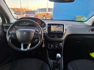 Peugeot 208 hdi 100 cv signature