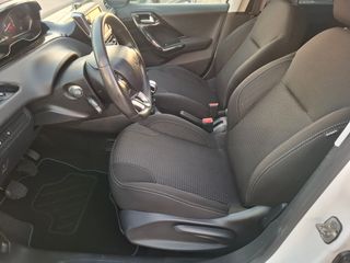 Peugeot 208 hdi 100 cv signature