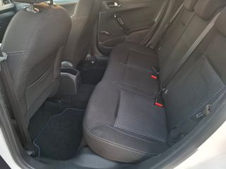 Peugeot 208 hdi 100 cv signature