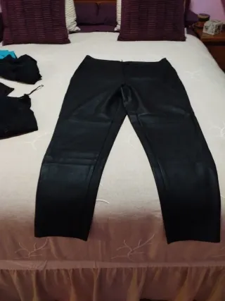 Pantalón polipiel Cortefiel negro