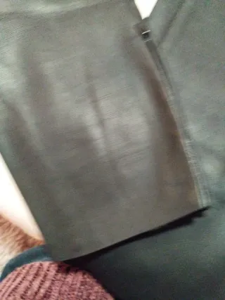 Pantalón polipiel Cortefiel negro