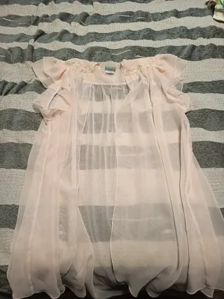 Camisón de seda y encaje con su bata de seda.  Pic
