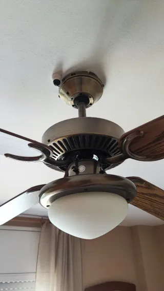 Ventilador de Techo Metálico Dorado