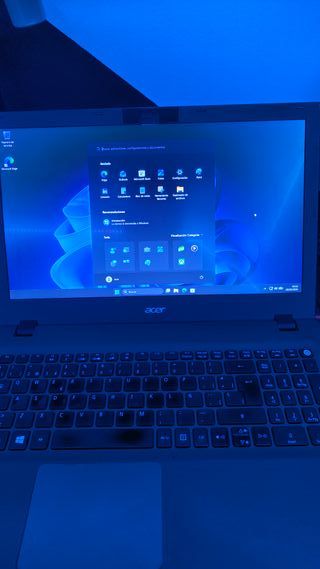 Acer Aspire E5-573G i3 12GB SSD 128GB + HDD 1TB