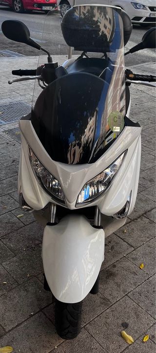 Suzuki Burgman 125cc Maxi Scooter leeer anuncio.