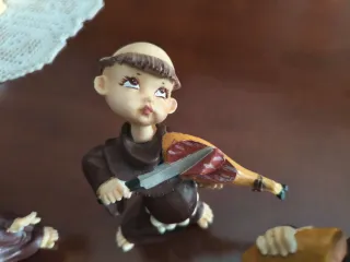 Frailes de marmolina pintados a mano