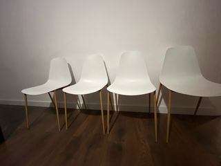 Juego de 4 sillas blancas modernas