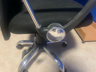 Silla de oficina ergonómica negra