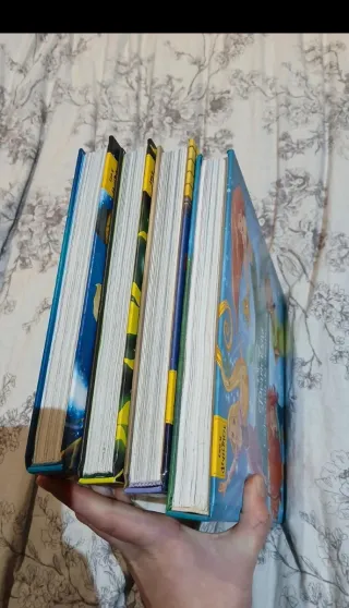 Lote de 4 libros de disney