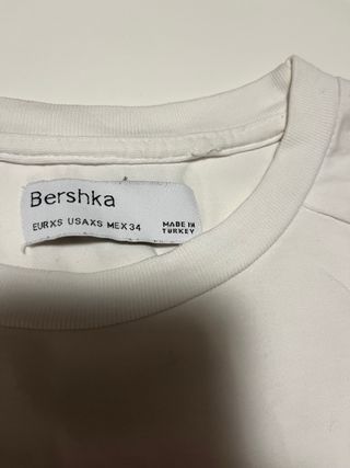 Camiseta Bershka FACTS Talla M