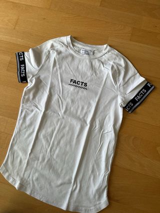 Camiseta Bershka FACTS Talla M