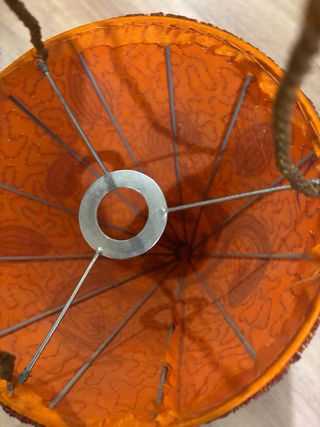 Lámpara moruna naranja y dorada