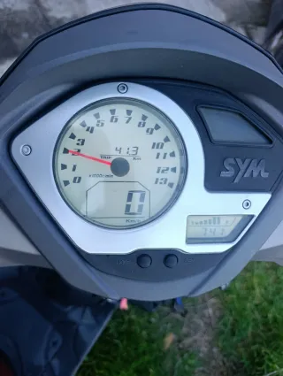 SYM Symphony ST 125 Scooter