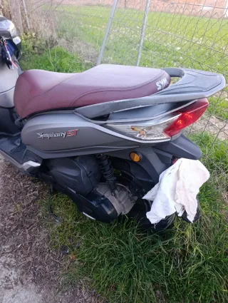 SYM Symphony ST 125 Scooter