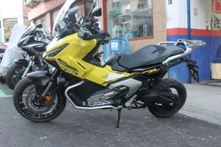 Honda XADV 750 Amarilla - 1500km