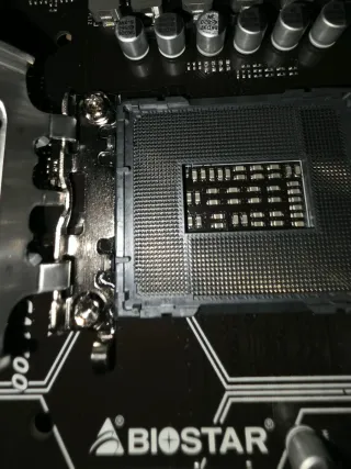 Placa Base Biostar H610M piezas