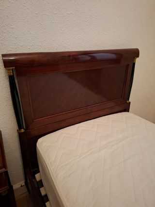 Camas 90 y mesita de noche