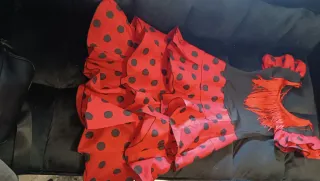 Traje Flamenca Sevillana Rojo y Negro para niña