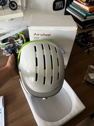 Casco Airwheel C5 con videocamera e musica
