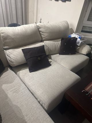 Sofá chaise longue con asientos extraíbles