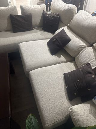 Sofá chaise longue con asientos extraíbles