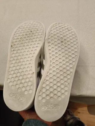 Zapatillas Adidas Blancas y Grises