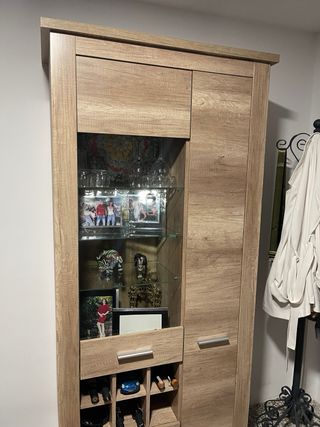 Mueble madera con luces