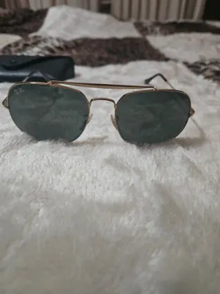 Gafas de sol Ray-Ban Aviator doradas y negras