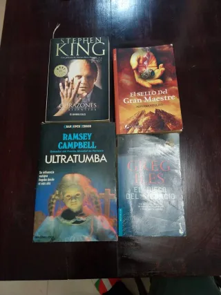 Lote de cuatro libros