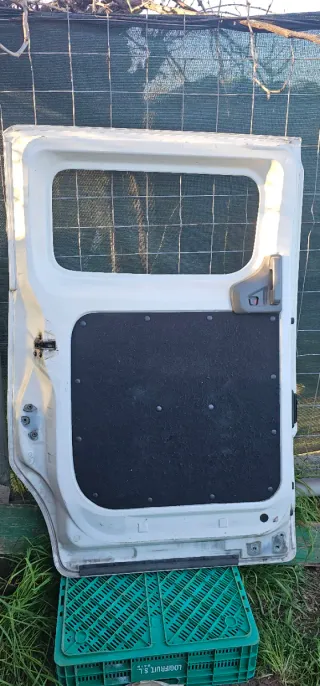Puerta Corredera Izquierda Nissan NV200 (2011)
