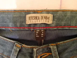 Pantalón vaquero Bershka azul