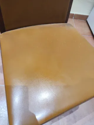 Silla vintage madera y piel sintética