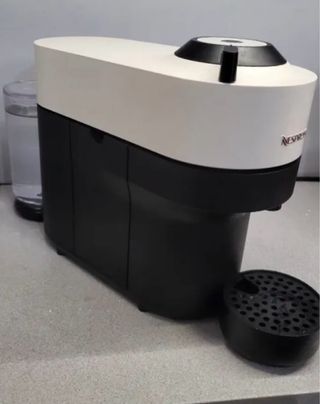 Cafetera Nespresso Vertuo Blanca
