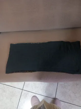 Sciarpa donna floreale nero e oro