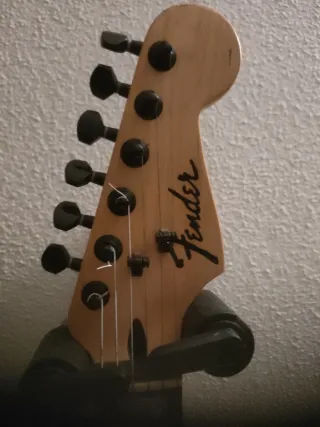 Guitarra Squier Modificada EMG-57